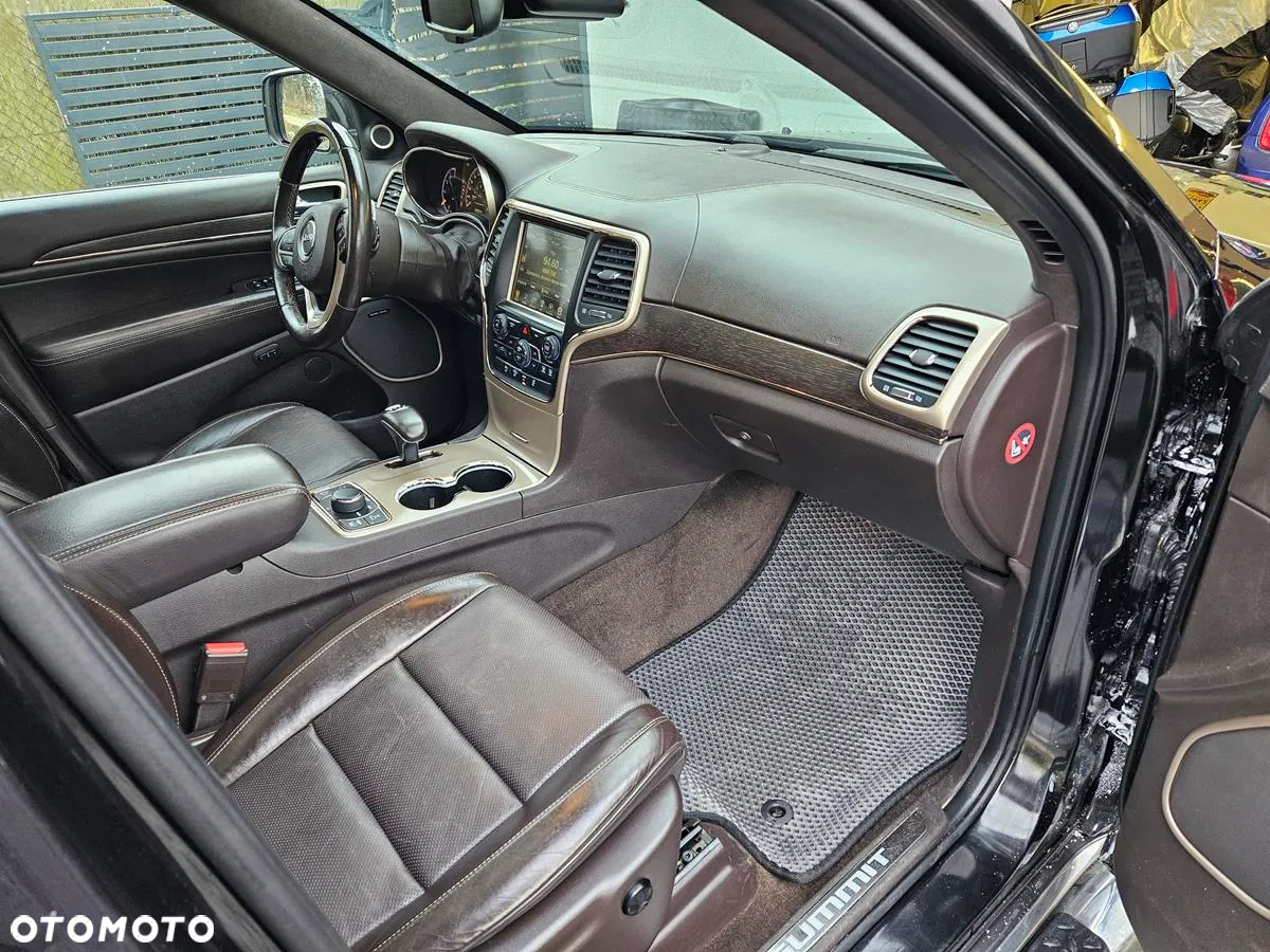Jeep Grand Cherokee 3.0 CRD Overland Summit EU6 - 29