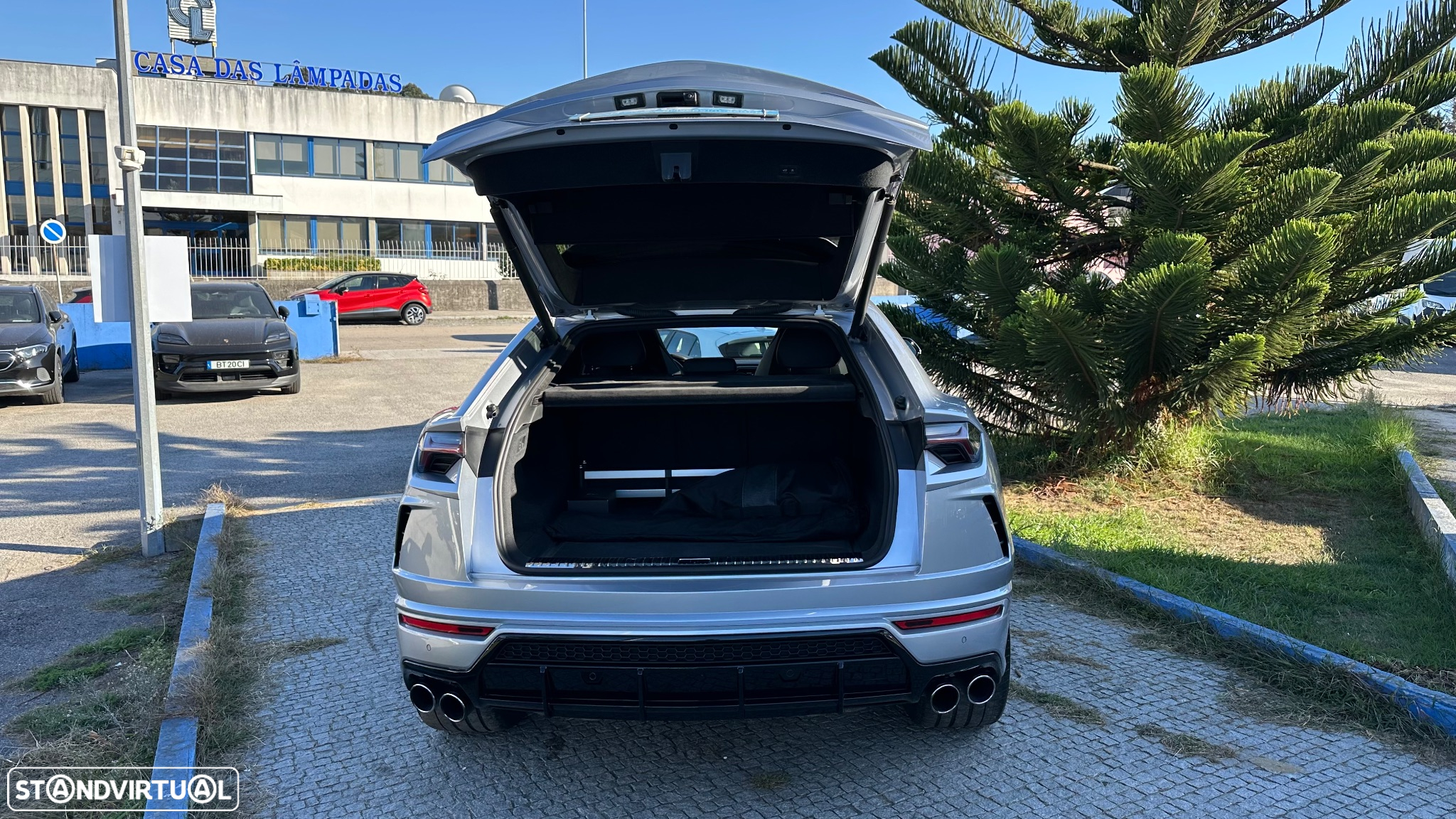 Lamborghini Urus 4.0 V8 - 12