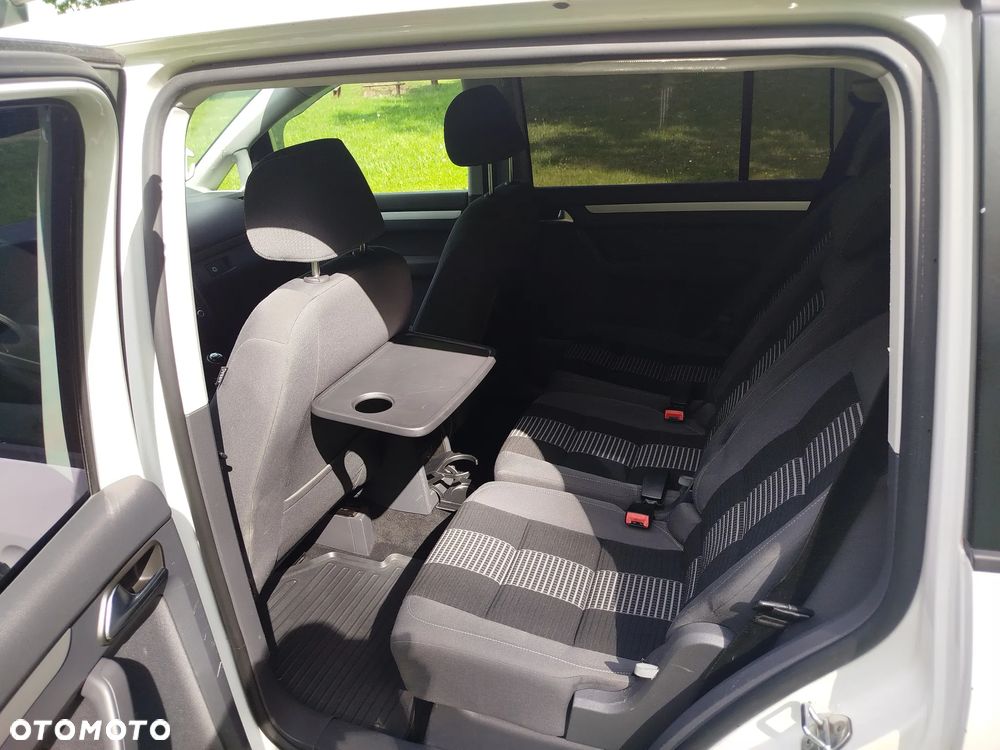 Volkswagen Touran 1.6 TDI DPF BlueMot Comfortline - 24