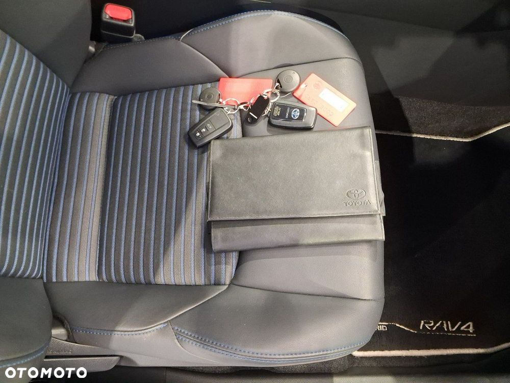 Toyota RAV4 - 11