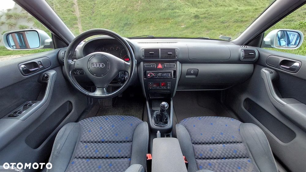 Audi A3 Sportback 1.6 Ambition - 13