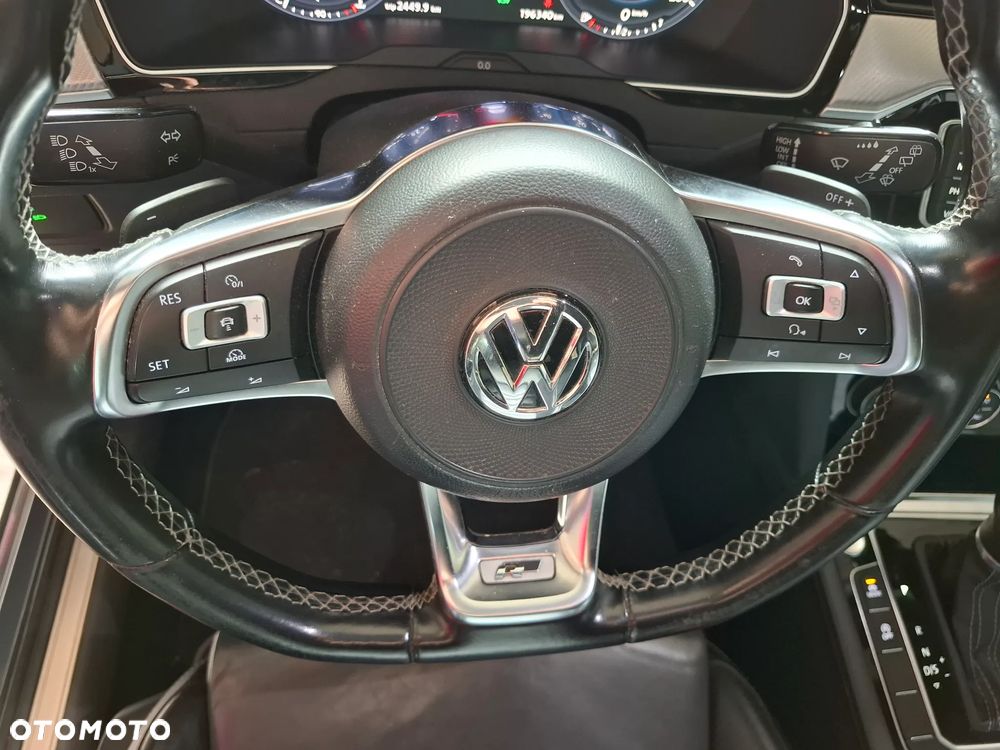 Volkswagen Passat - 12
