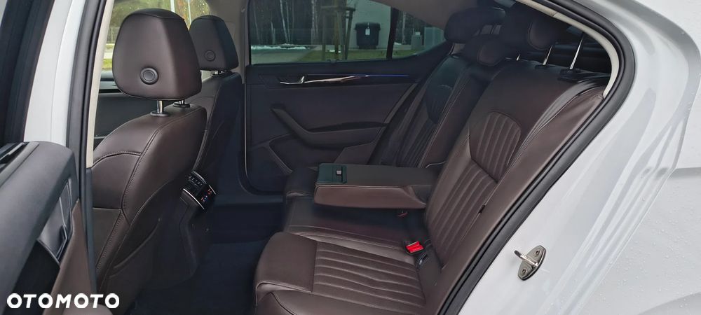 Skoda Superb 2.0 TDI DSG L&K - 19