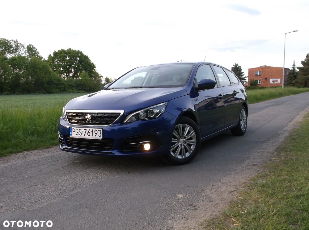 Peugeot 308 PureTech 130 GPF EAT8 Stop & Start Active Business-Paket - 24