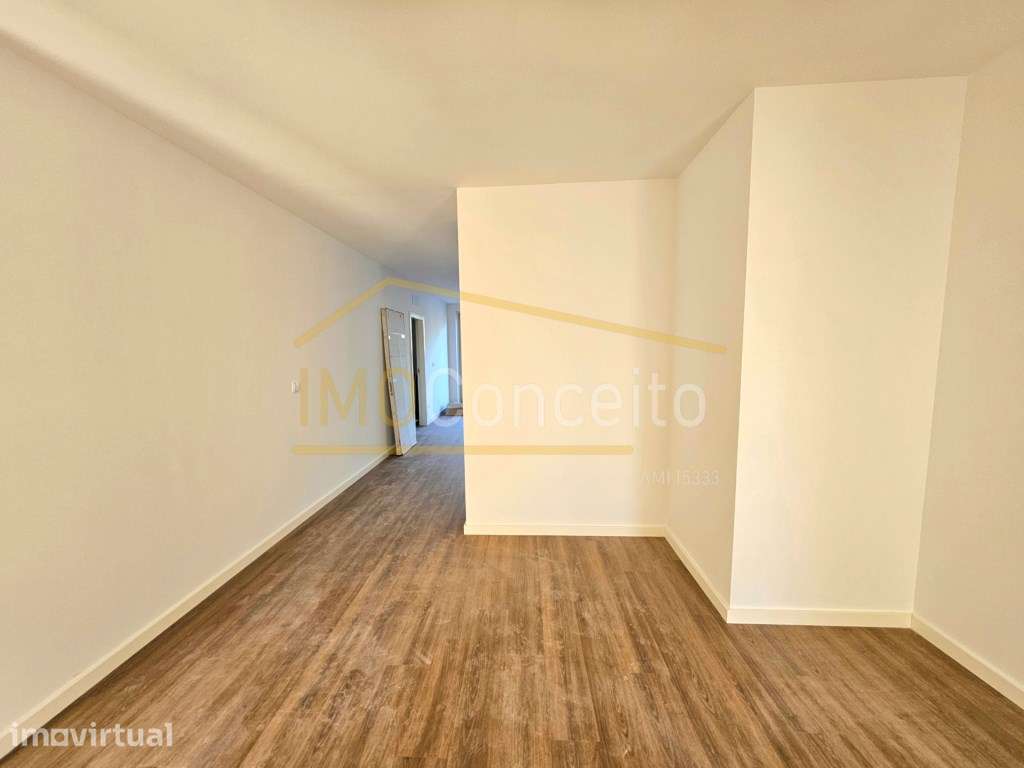 Excelente Apartamento T4 (Novo) - Golegã
Conversão Moderna de Espa... - Grande imagem: 4/5