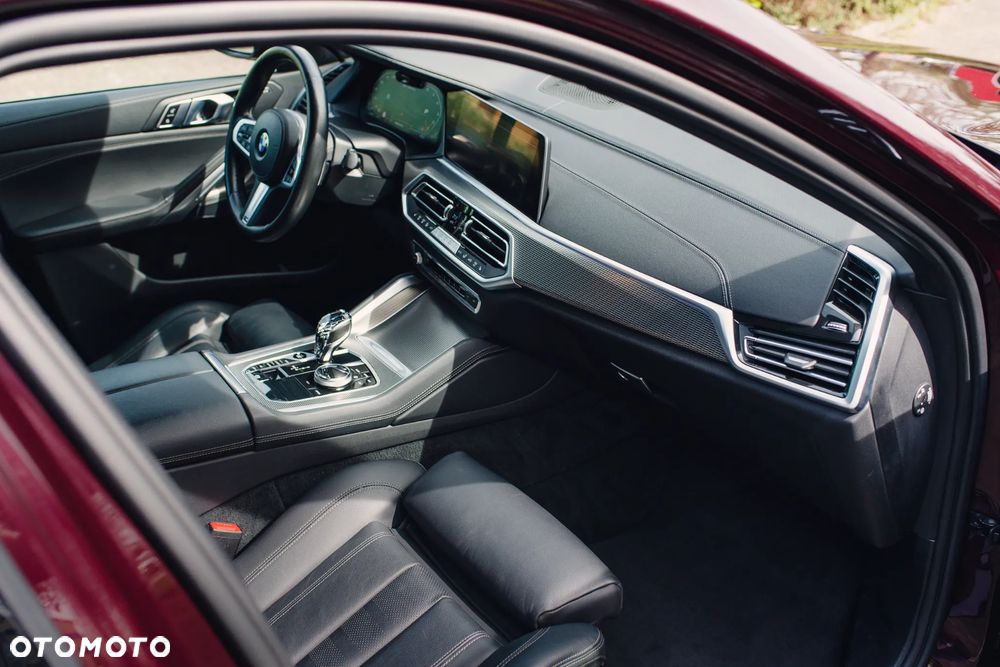 BMW X6 M50i - 16