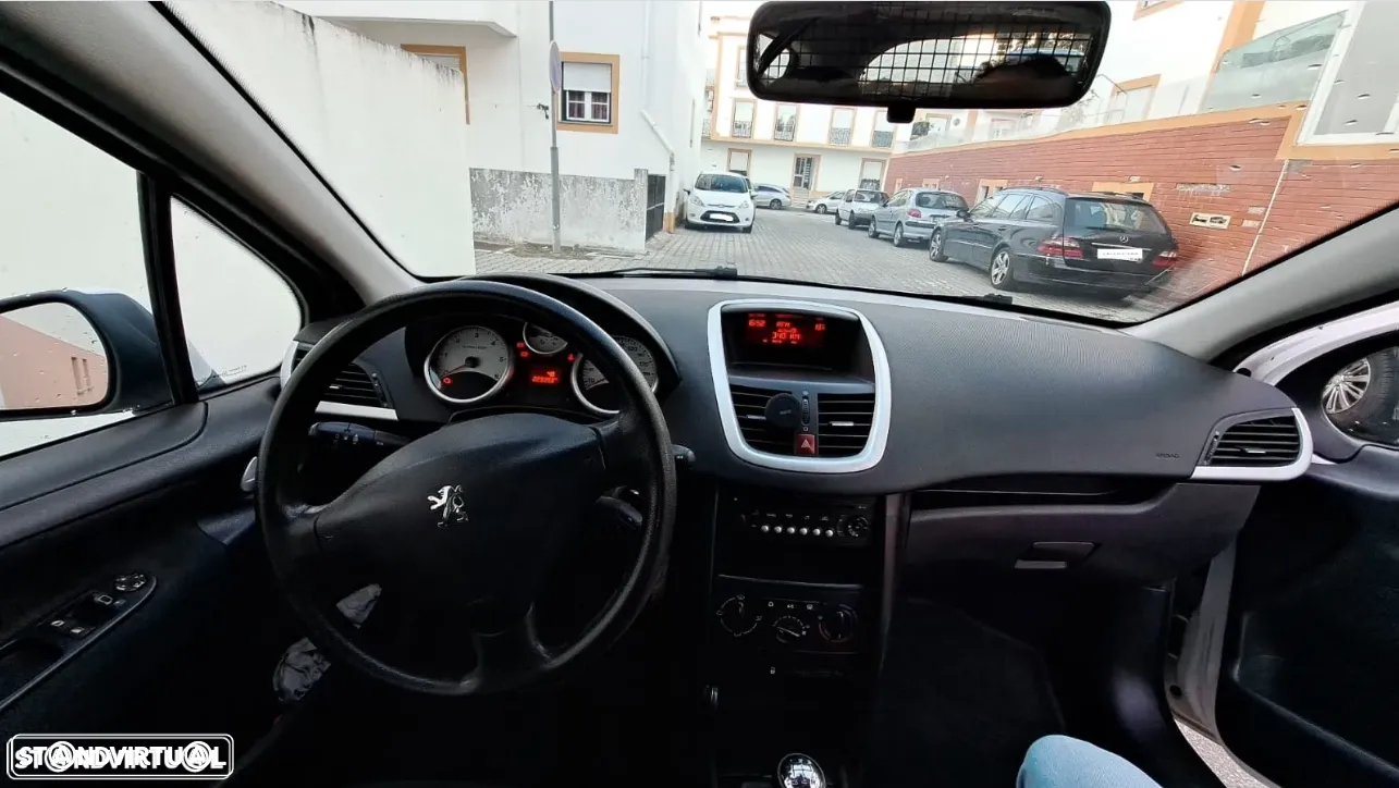 Peugeot 207 - 2