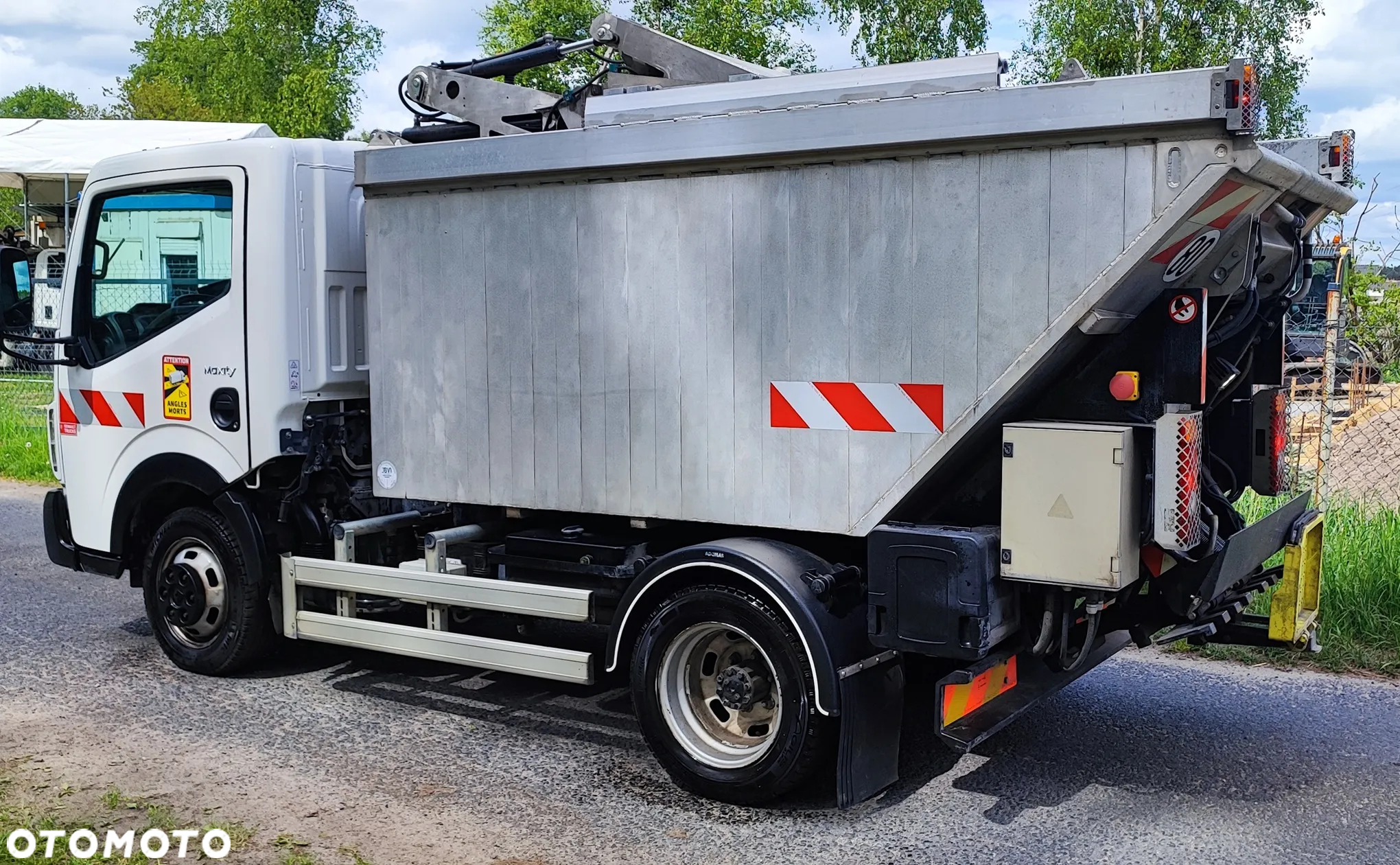 Renault Maxity - 3