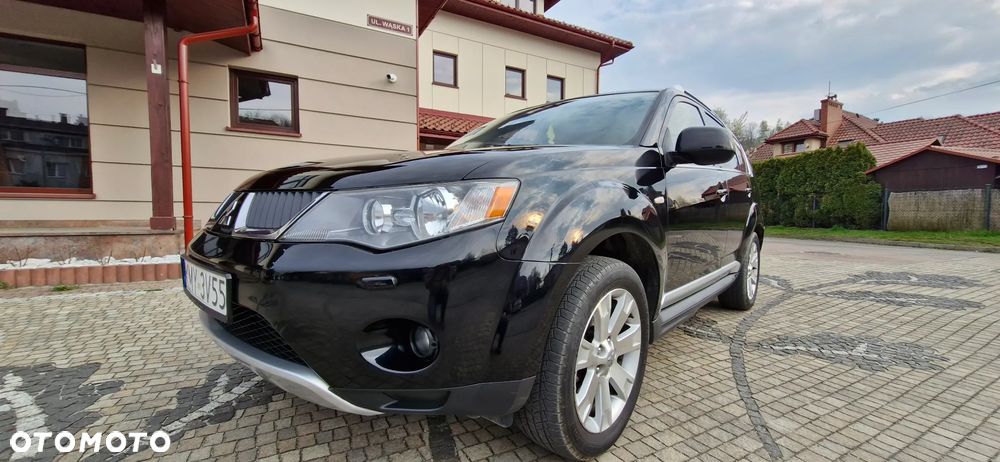 Mitsubishi Outlander 2.0 DID Instyle - 2