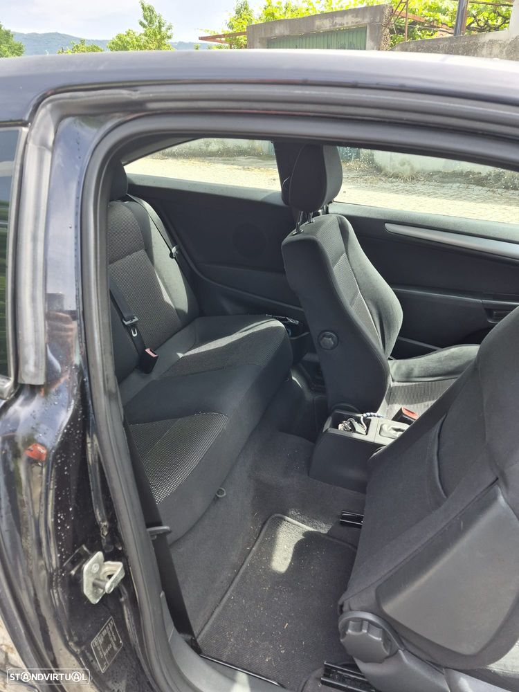 Opel Astra GTC 1.7 CDTI - 10