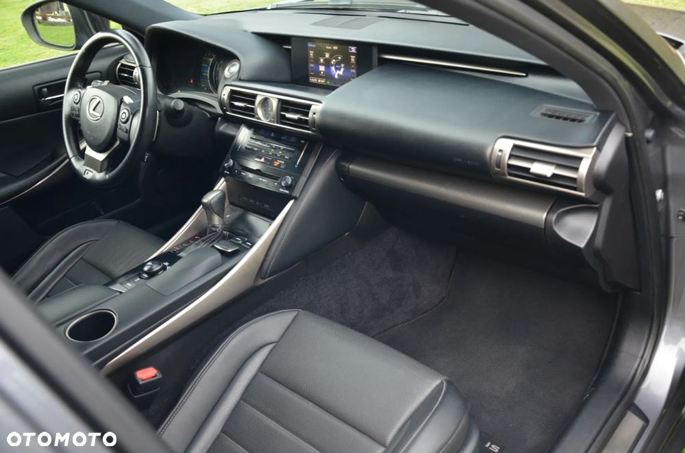 Lexus IS 250 F Sport - 26