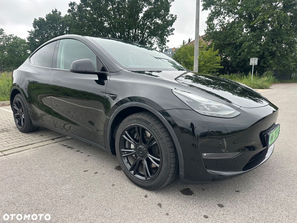 Tesla Model Y Long Range AWD - 6