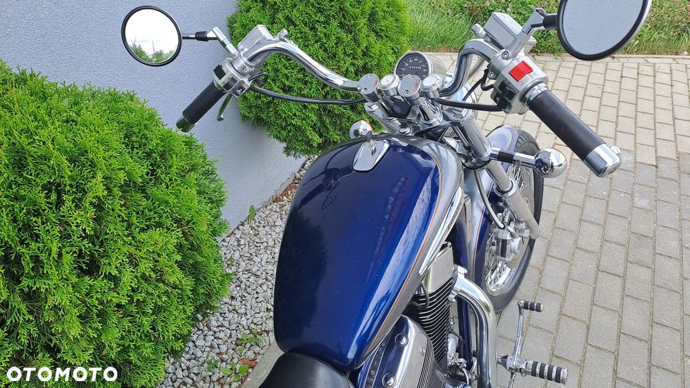 Suzuki Intruder - 15