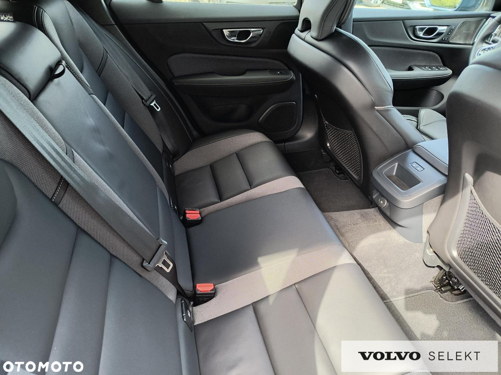 Volvo V60 Cross Country - 41