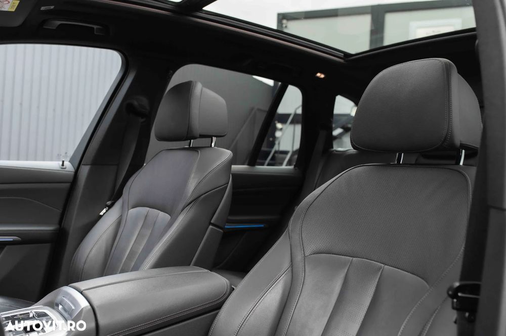 BMW X5 xDrive45e - 32