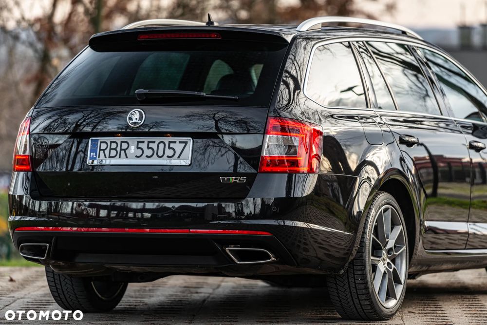 Skoda Octavia 2.0 TDI DSG RS - 10