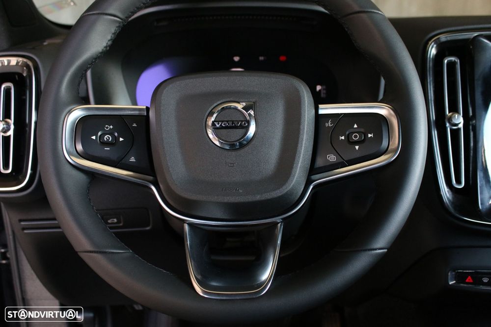 Volvo XC 40 Recharge Core - 32