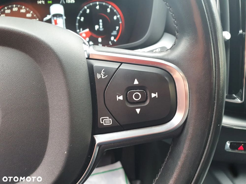 Volvo XC 60 B4 B Geartronic Momentum Pro - 20