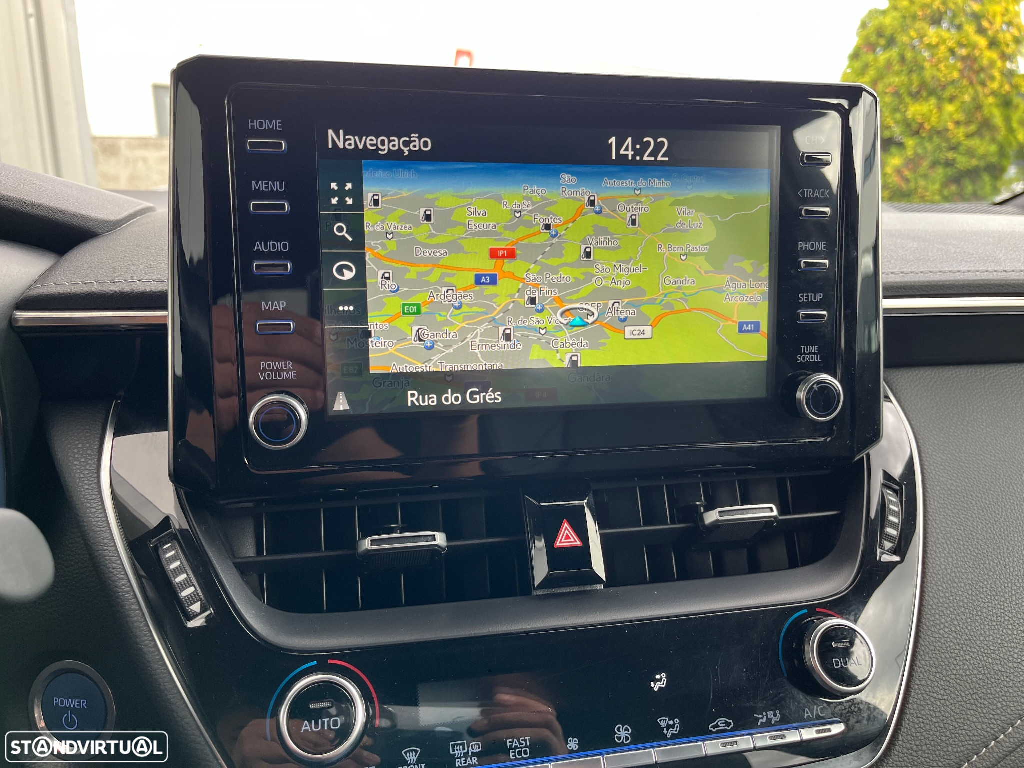 Toyota Corolla 2.0 Hybrid Luxury Black - 23