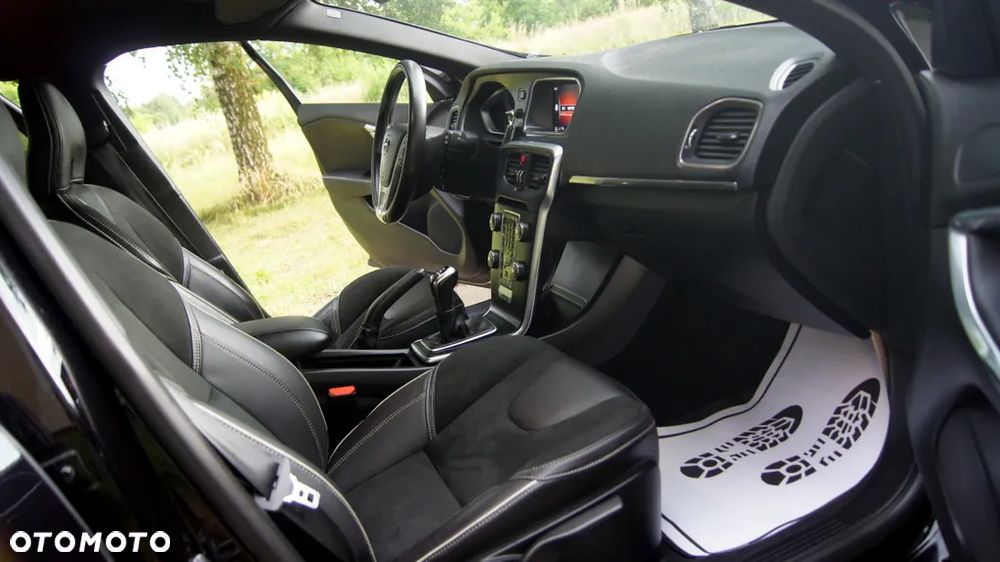 Volvo V40 T3 Drive-E R-Design Momentum - 35