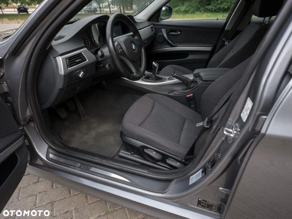 BMW Seria 3 320i Edition Exclusive - 15