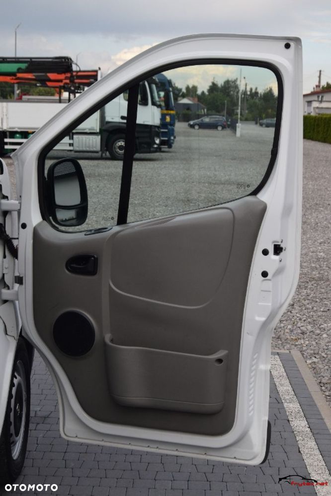 Opel Vivaro - 15