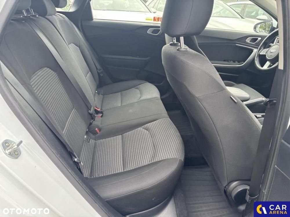 Kia Ceed - 24