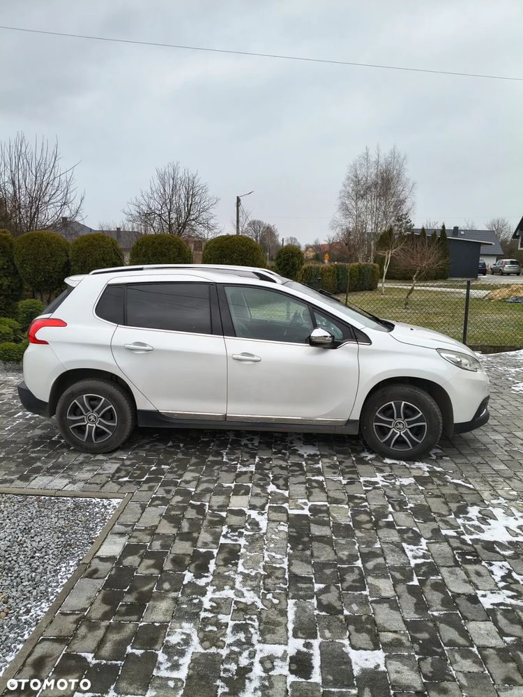 Peugeot 2008 120 VTI Allure - 4