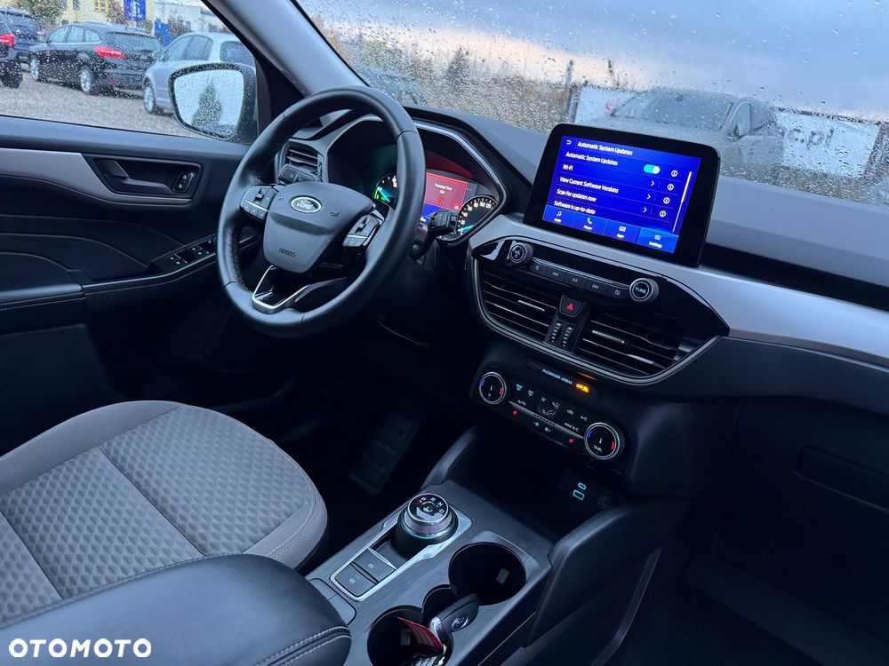 Ford Kuga - 40