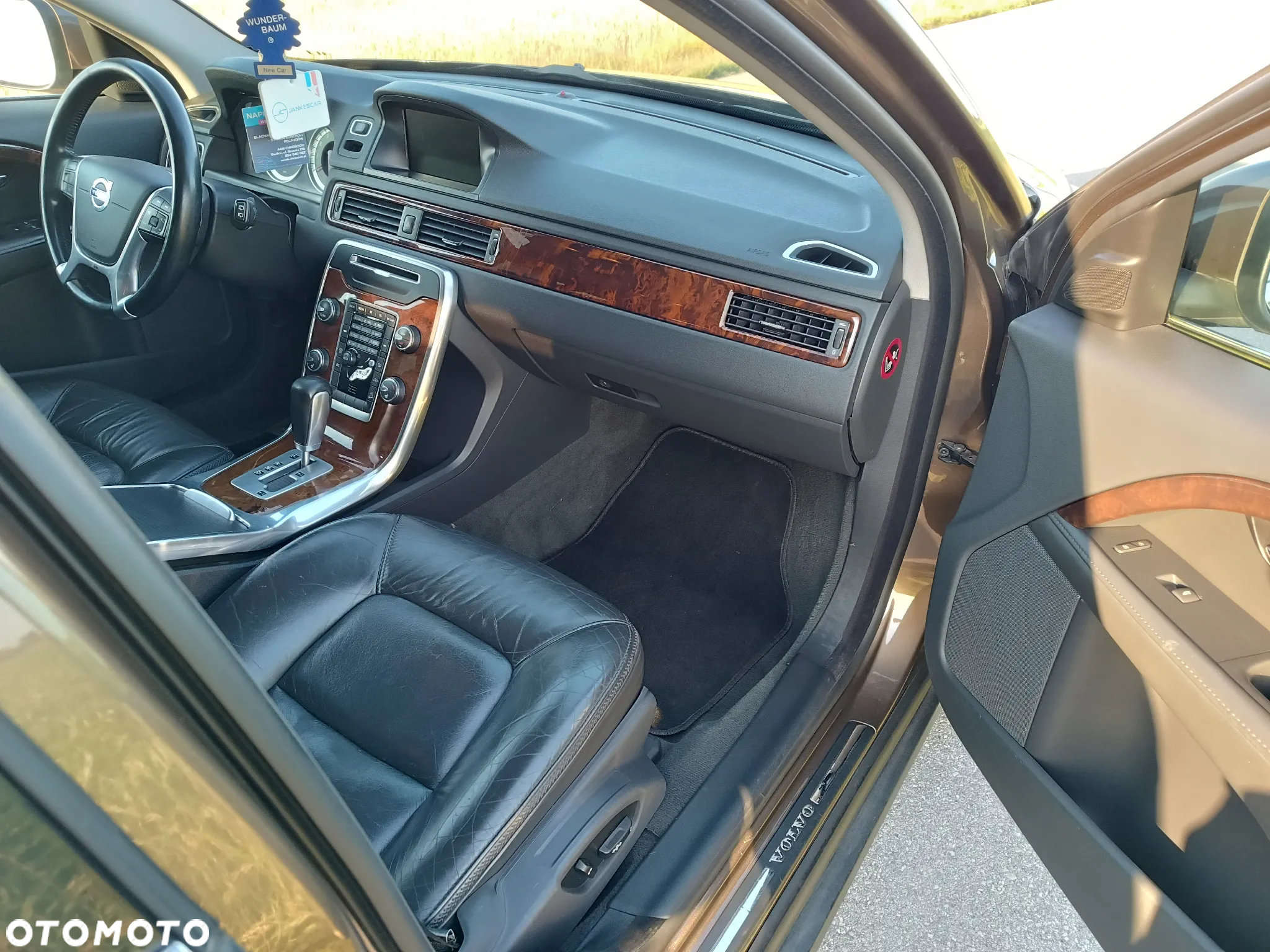Volvo XC 70 3.2 AWD Momentum - 9