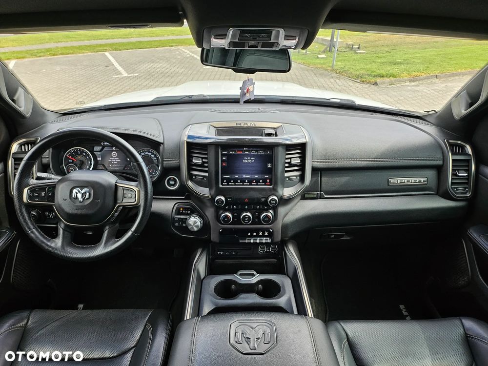 RAM 1500 Crew Cab Shortbed Laramie - 18