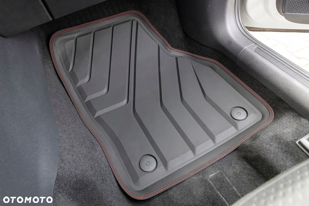 Corolla XII Kombi Sedan 2019 -  dywaniki gumowe PL - 7