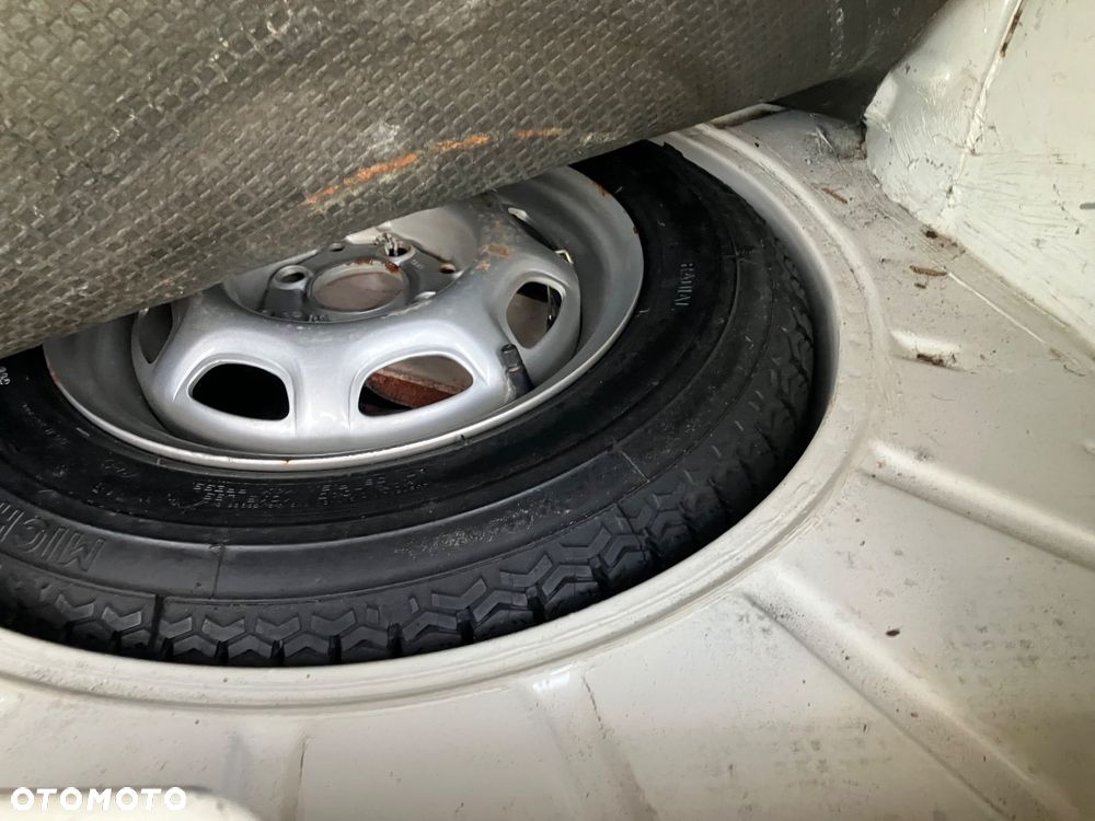 Volkswagen Golf 1.3 CL - 6