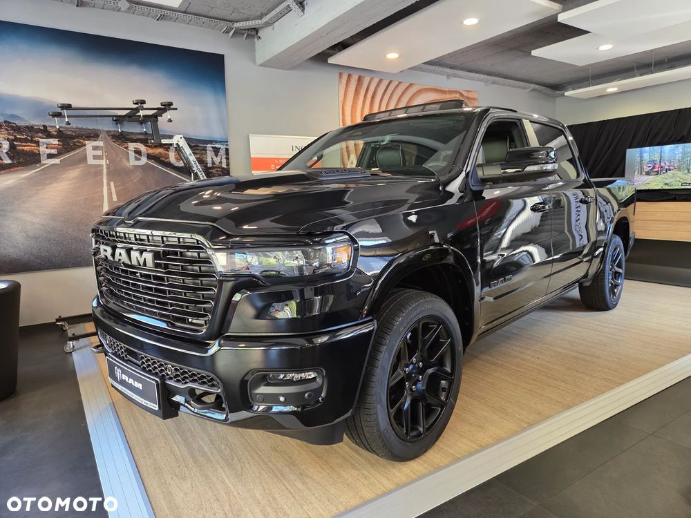 RAM 1500 Laramie Night Premium - 1