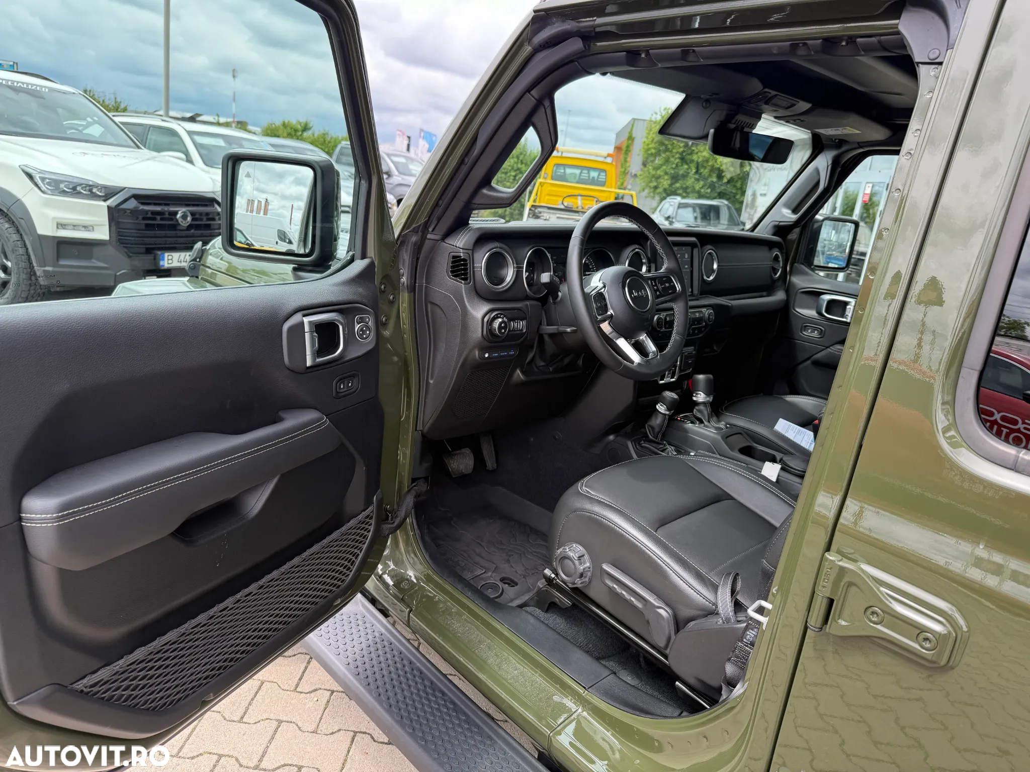 Jeep Wrangler Unlimited 2.0 4xe Plug-In Hybrid Softtop Sahara - 17