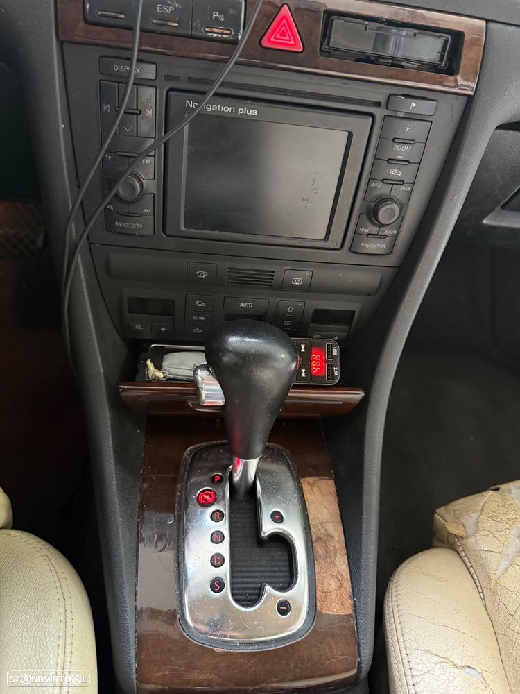 Audi A6 2.5 TDI V6 24v Tiptronic - 8