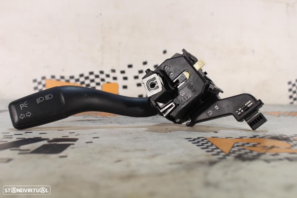 Manete Das Luzes / Piscas Audi A3 (8P1)  8P0953513a / 01103600 - 1