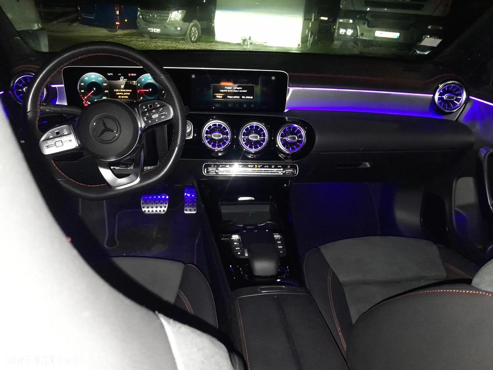 Mercedes-Benz CLA 200 7G-DCT AMG Line - 20