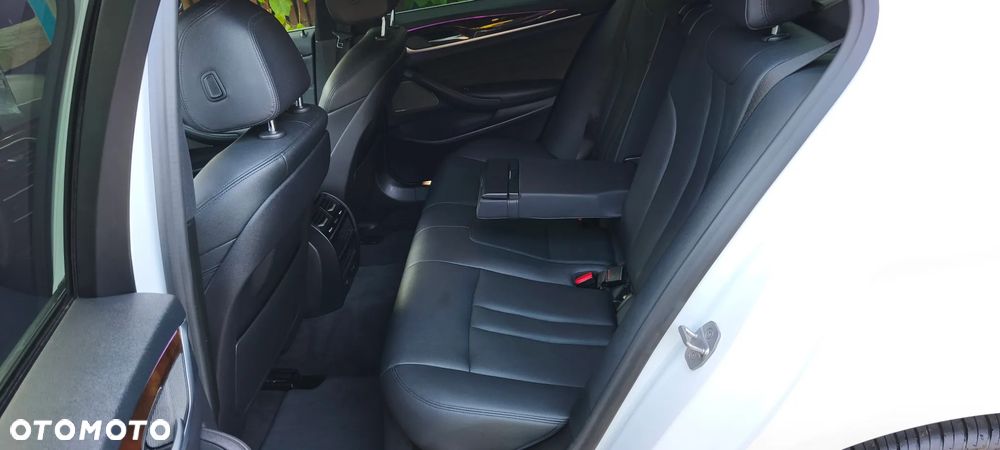 BMW Seria 5 530i Sport Line - 24