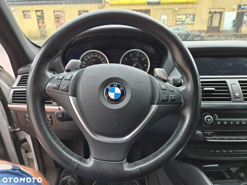 BMW X6 50i xDrive - 13