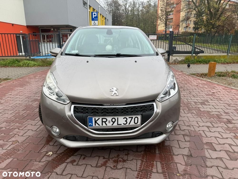 Peugeot 208 - 16