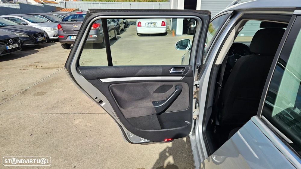 VW Golf Variant 1.6 TDi Highline - 20