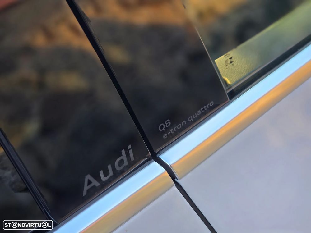 Audi Q8 e-Tron 50 quattro S line - 17