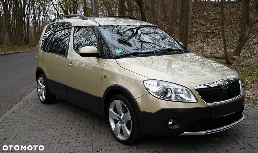 Skoda Roomster 1.2 TSI Scout PLUS EDITION - 10
