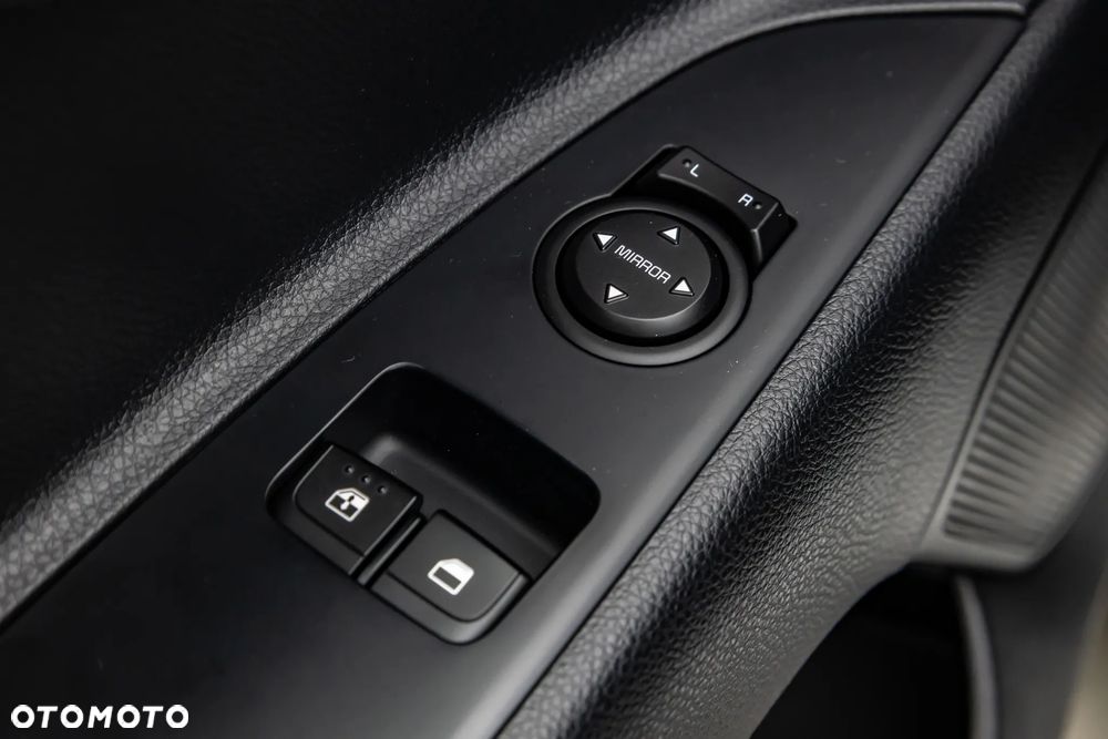 Kia Rio 1.2 L - 10