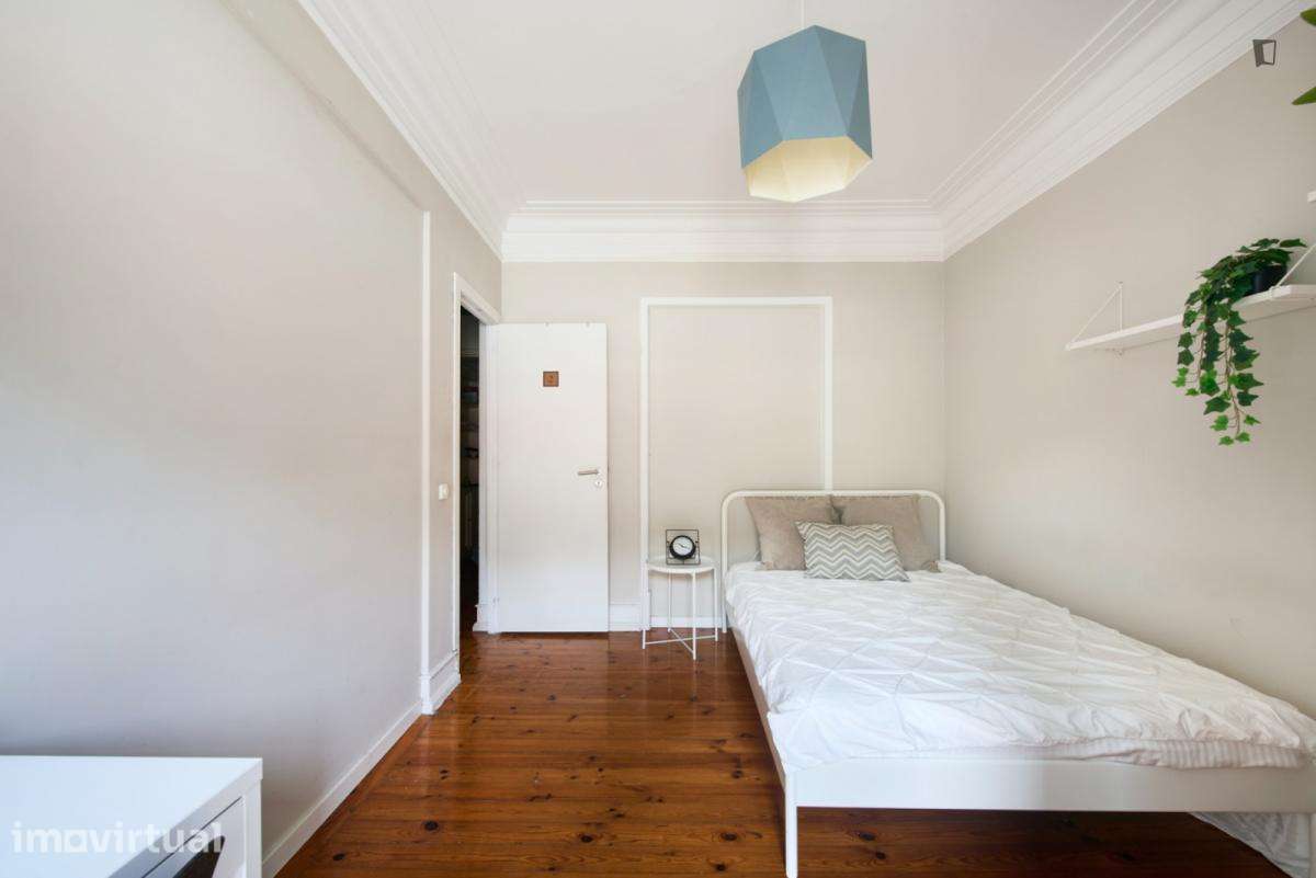 Quarto - localizado em Arroios Lisbon - Grande imagem: 4/17
