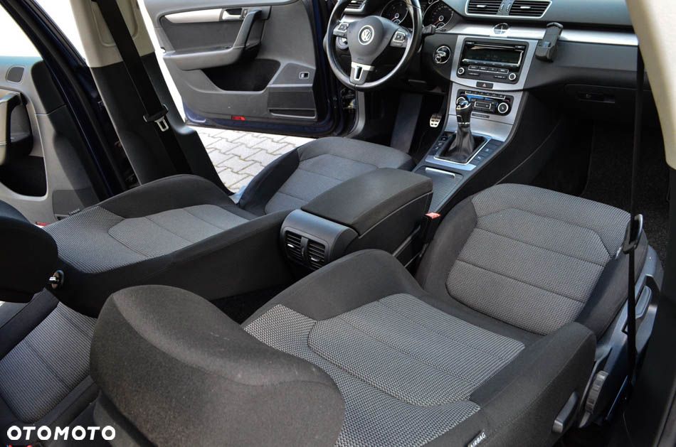 Volkswagen Passat Variant 2.0 Blue TDI SCR Comfortline - 35