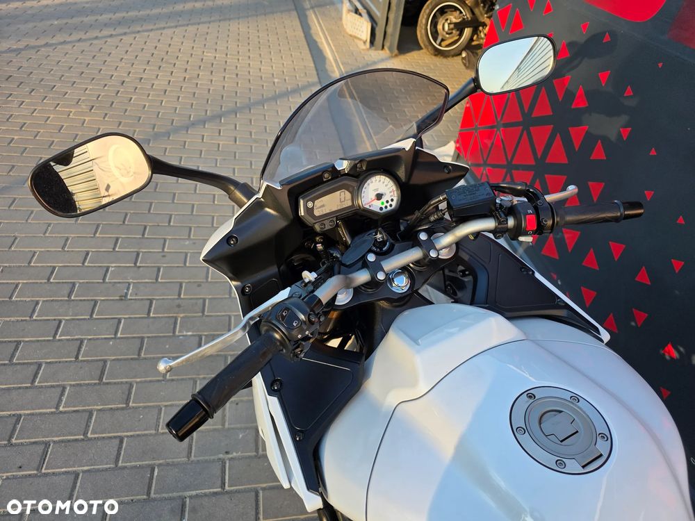 Yamaha FZ8 - 36