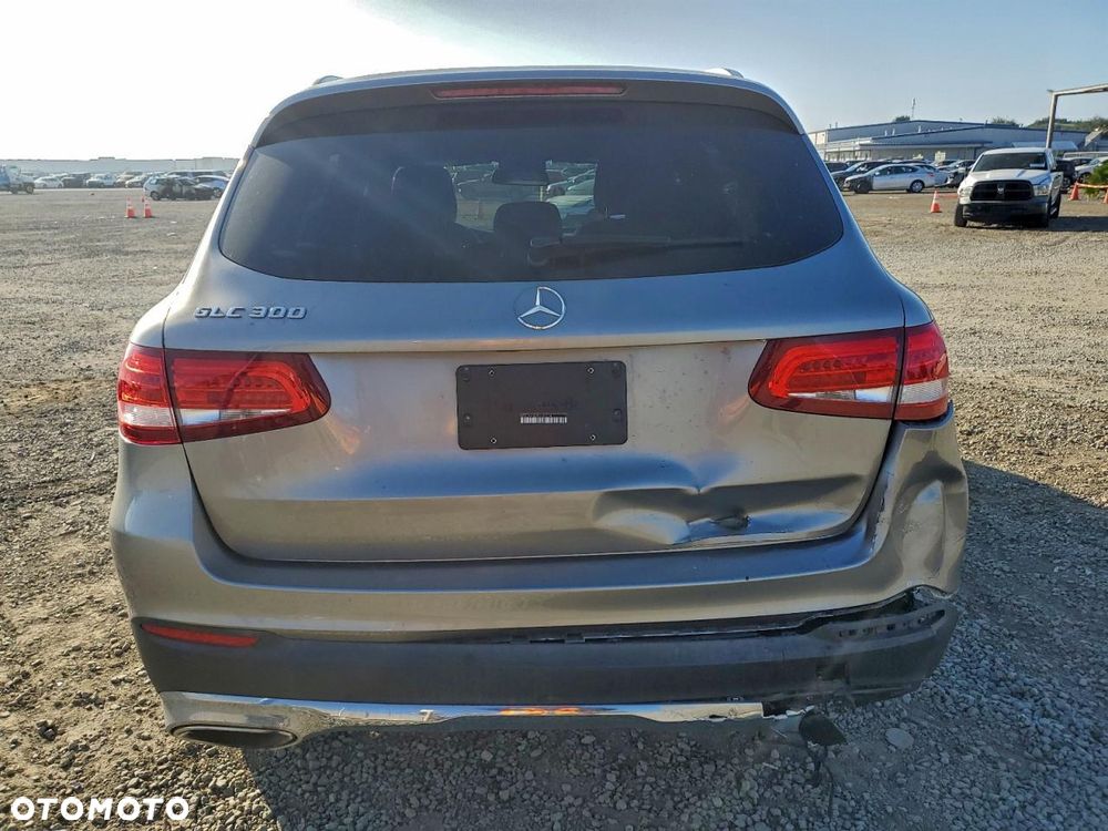Mercedes-Benz GLC 300 4-Matic - 16