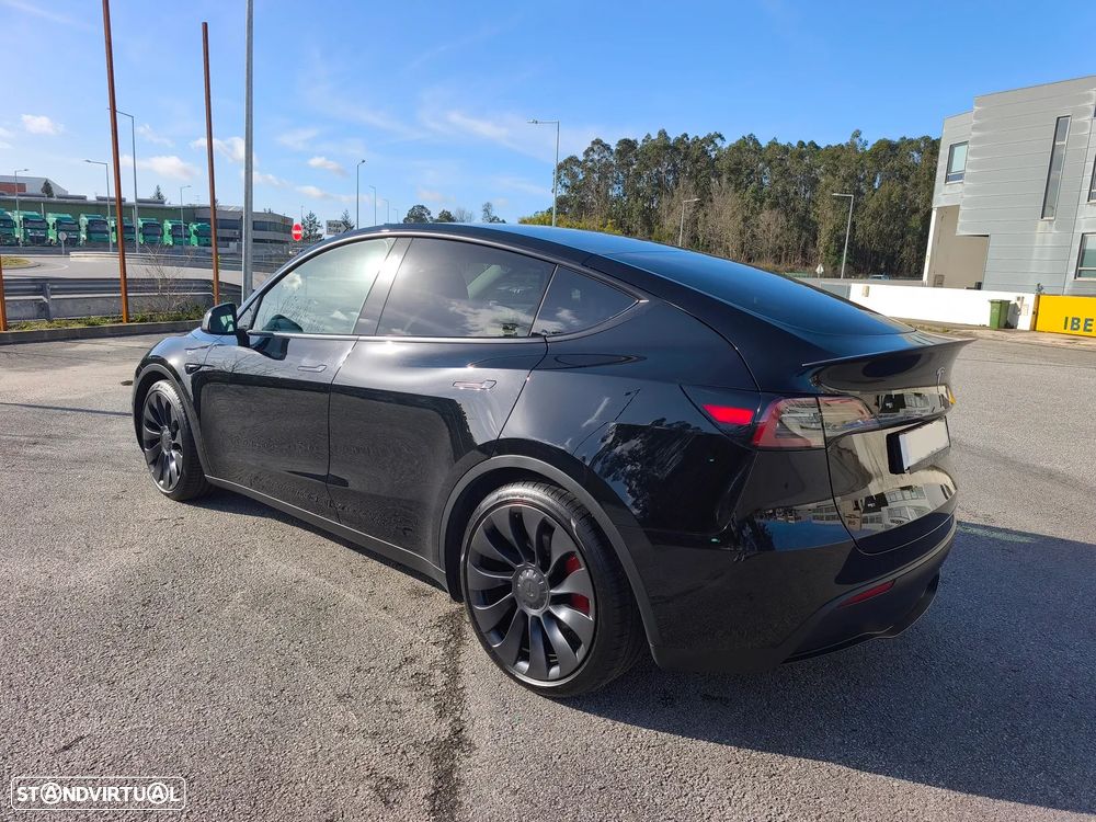 Tesla Model Y Performance Dual Motor AWD - 2